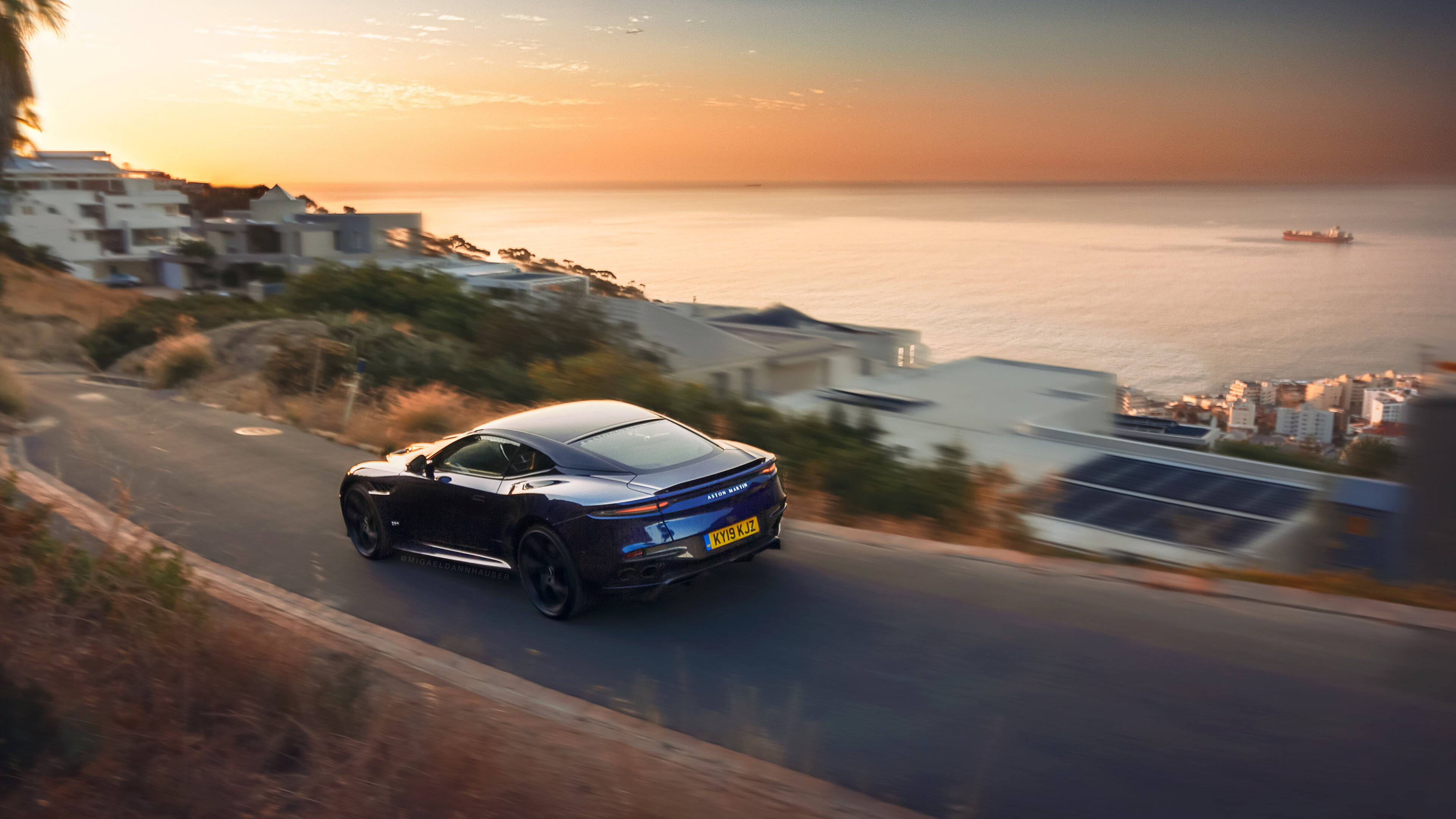 “行走大运河”等品牌活动贯穿全年各季，吸引大量参与者，行走大运河全民健身