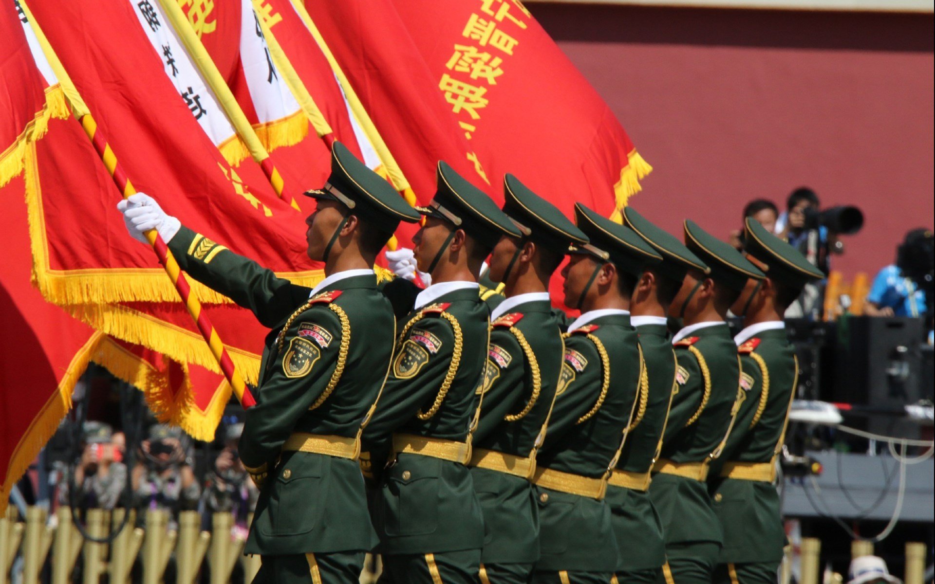 曼联大手笔签约超级前锋，欲冲击赛季冠军，曼联十大前锋