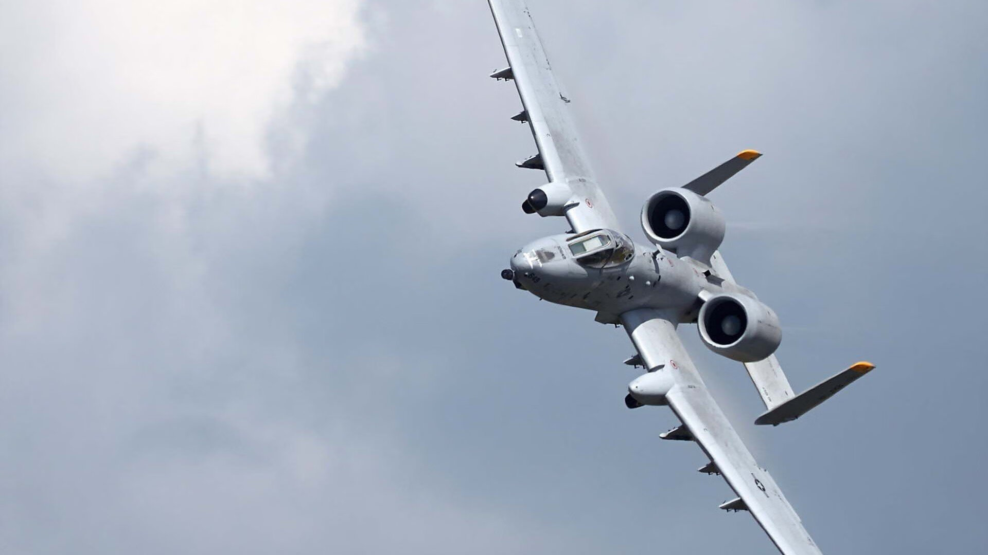 国足海外归国球员表现亮眼,国足海外主场